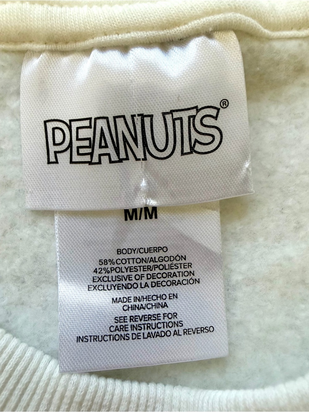Peanuts Snoopy Charlie Brown Woodstock Women’s Sweatshirt Size M NWT Cream - Picture 4 of 7